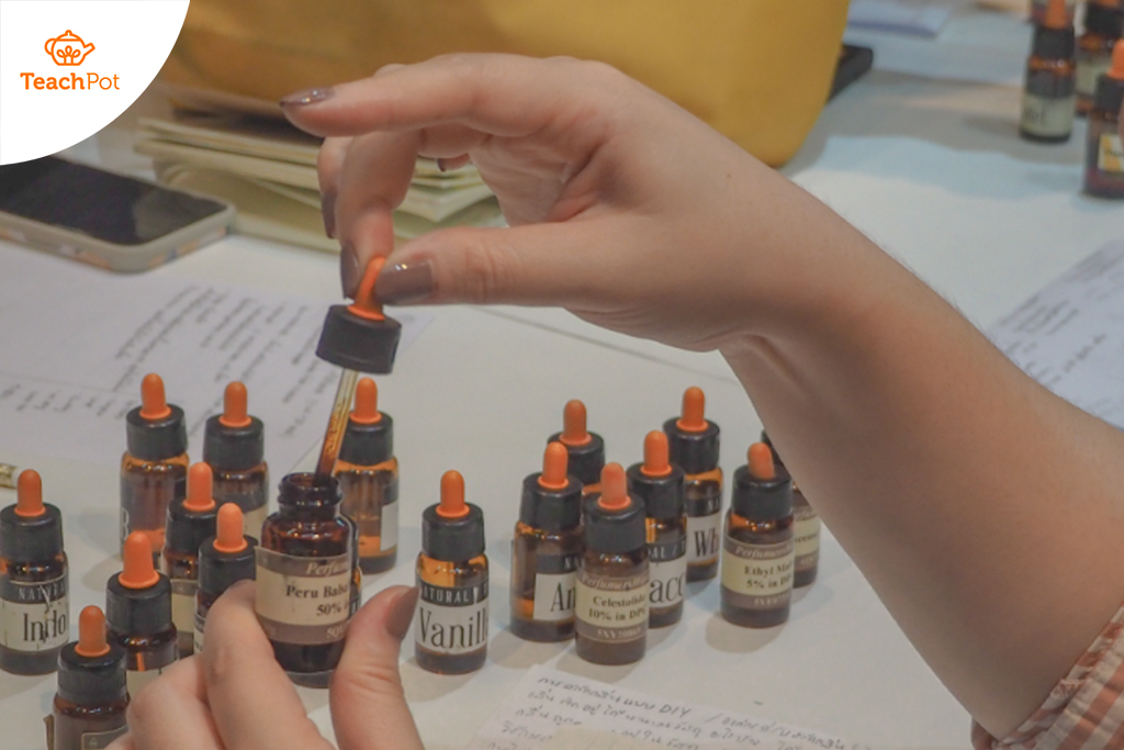 เรียนปรุงน้ำหอม เรียนปรุงน้ำหอม Oriental / Woody / Floral
